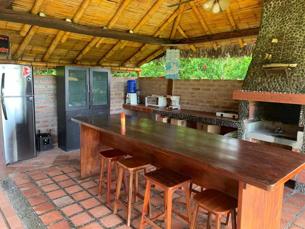 Casa Roja Hostel Montañita Eksteriør bilde
