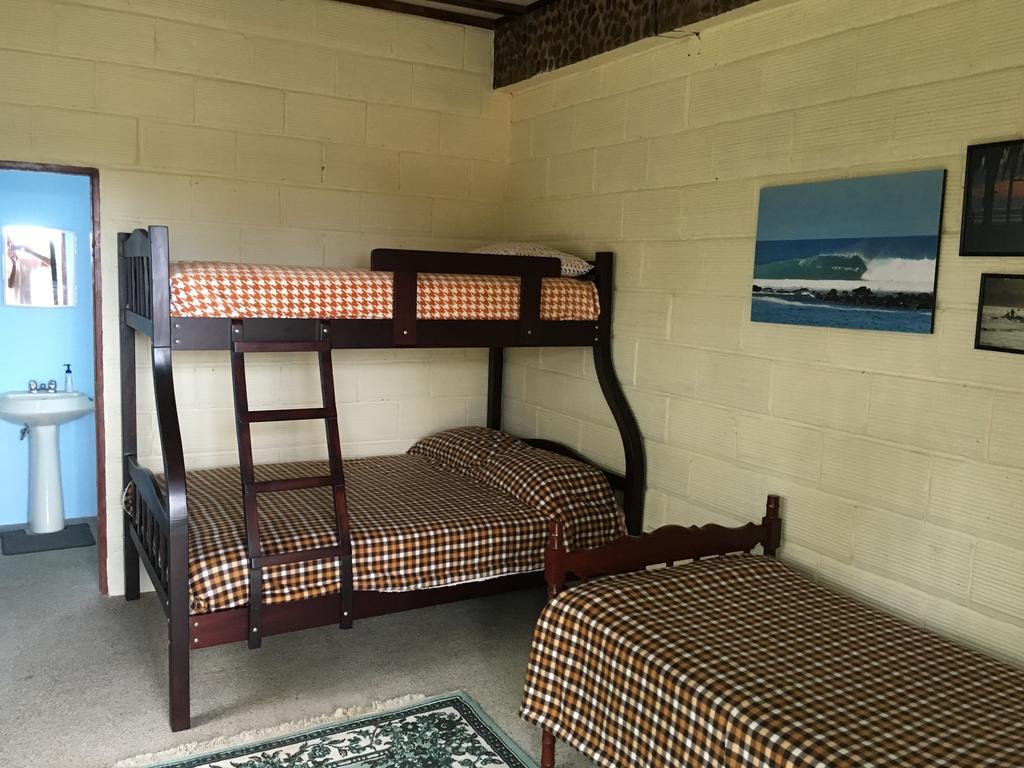 Casa Roja Hostel Montañita Eksteriør bilde