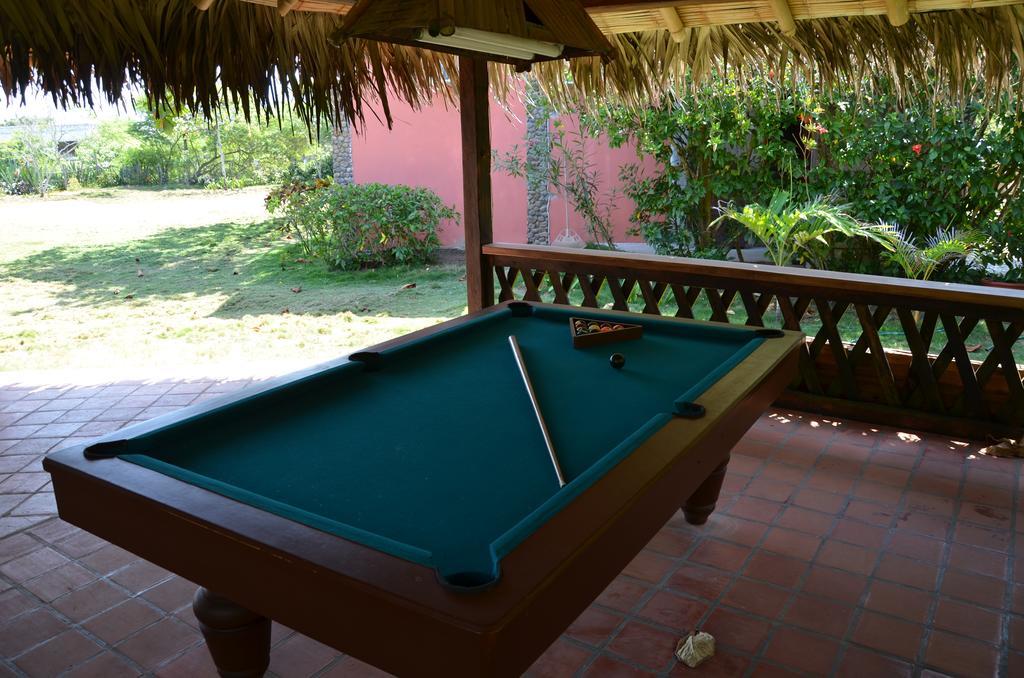 Casa Roja Hostel Montañita Eksteriør bilde
