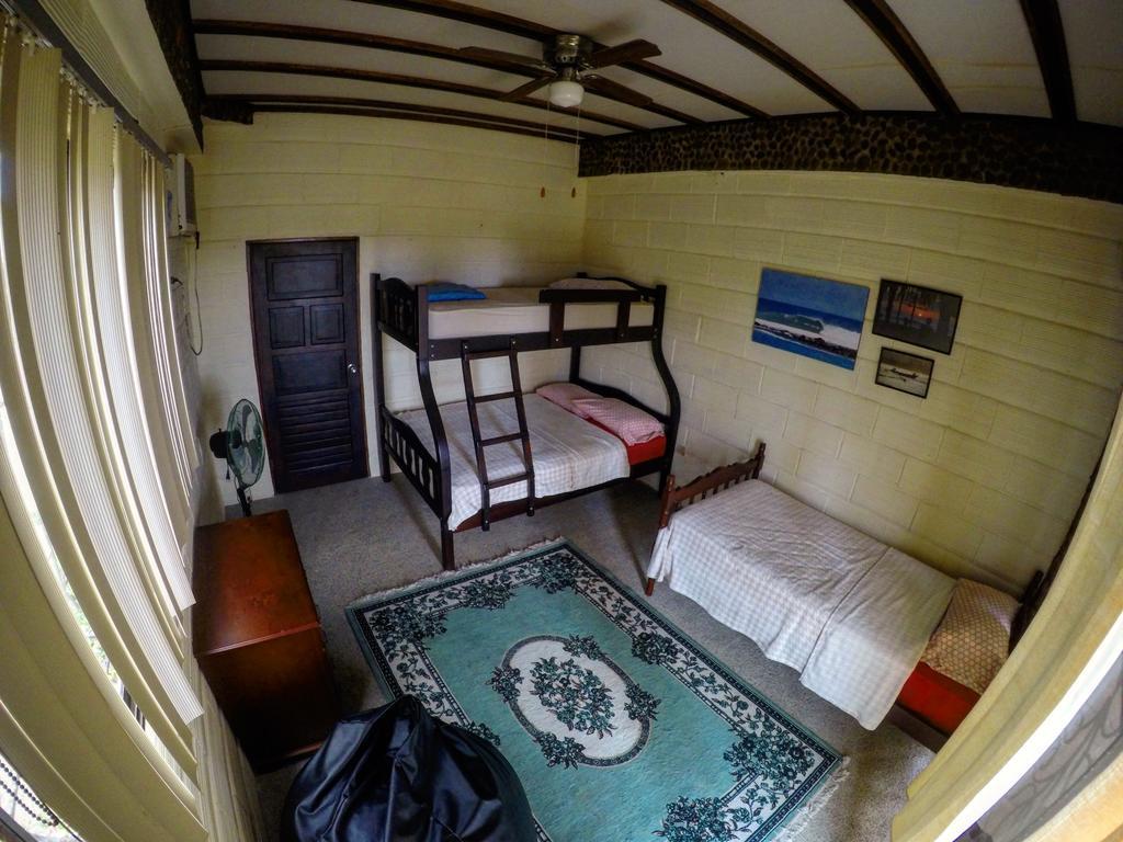 Casa Roja Hostel Montañita Eksteriør bilde