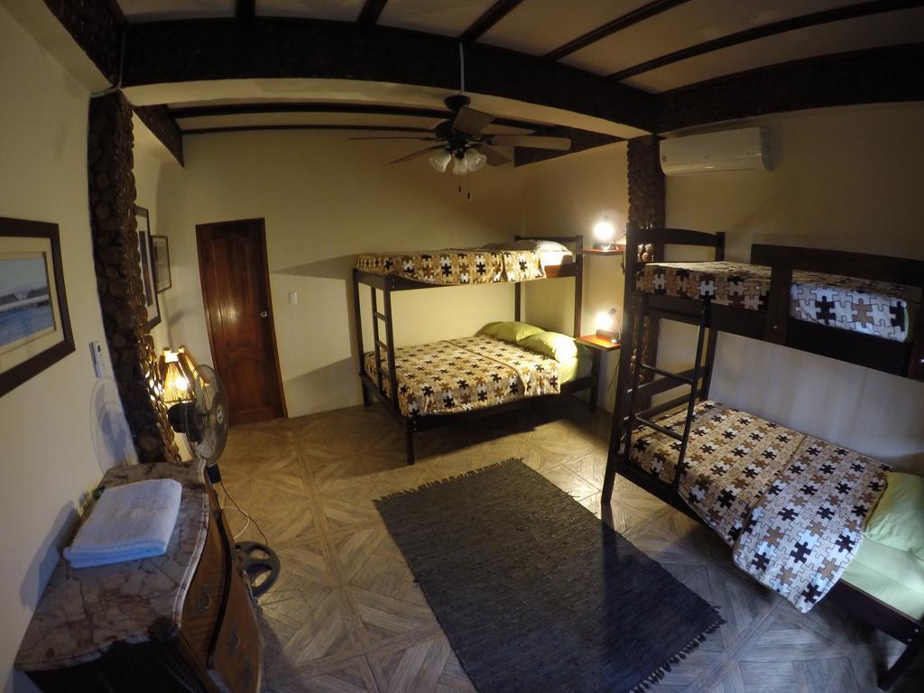 Casa Roja Hostel Montañita Eksteriør bilde