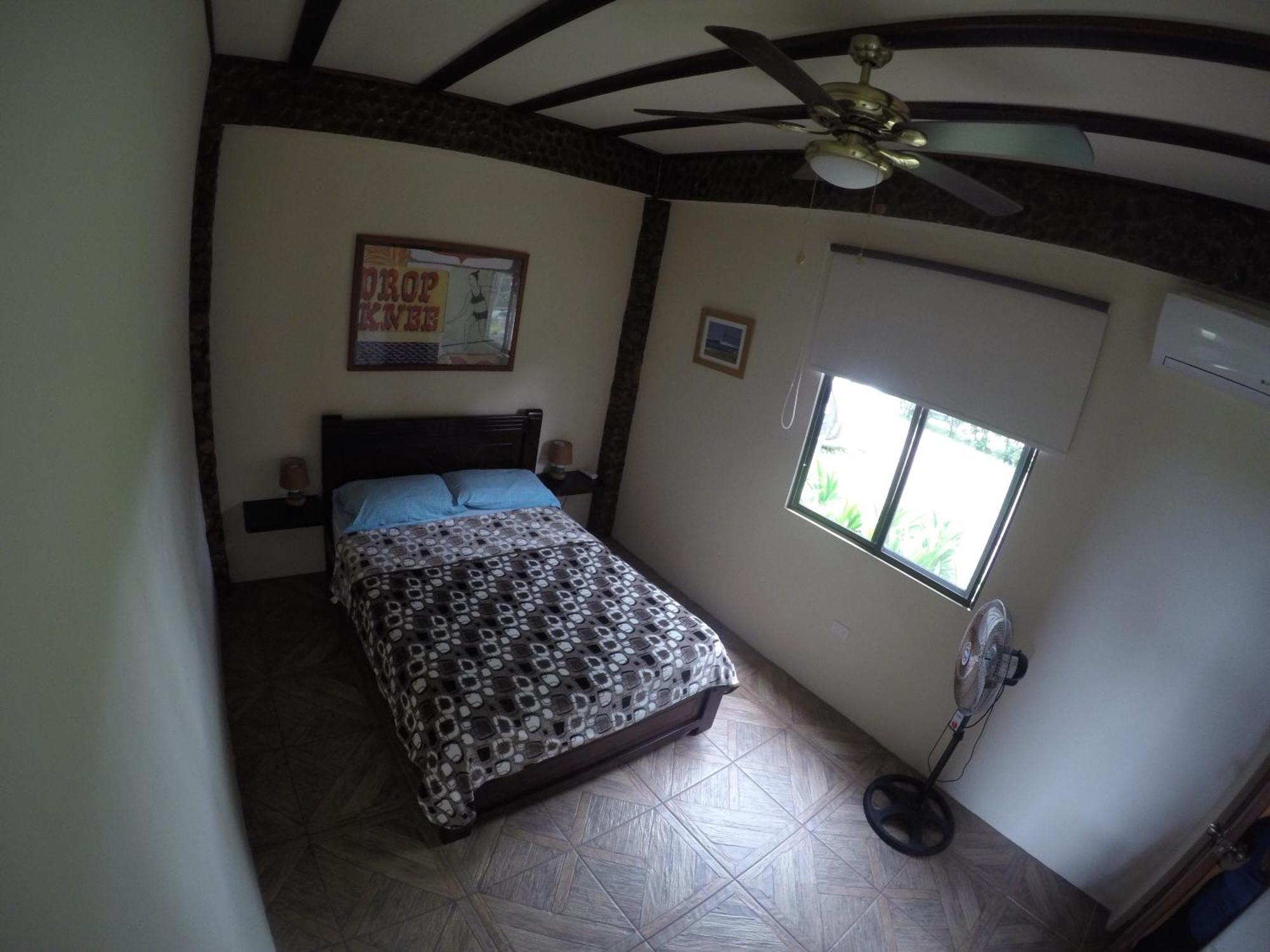 Casa Roja Hostel Montañita Eksteriør bilde